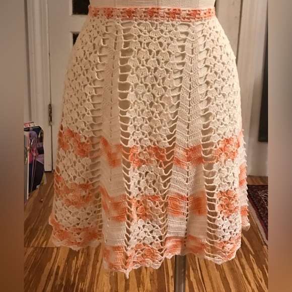 Vintage Hostess Floral and Crochet Skirt Apron Lot of 2 - Picture 6 of 6